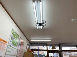 プログラミングで初飛行を成功させたトイドロン